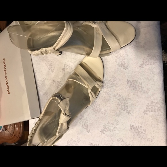 Women’s Naturalizer shoes - Picture 6 of 7